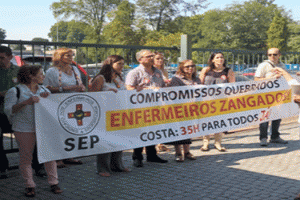 Enfermeiros do Centro Hospitalar S. João em greve a 2 de setembro
