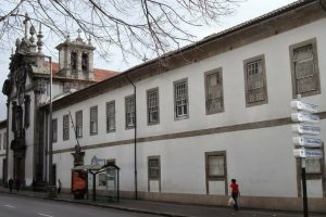 Enfermeiros no setor social: SEP clarifica informação falsa prestada pela Bastonária