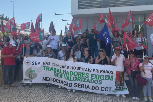 Concentração dos trabalhadores das clínicas e hospitais privados