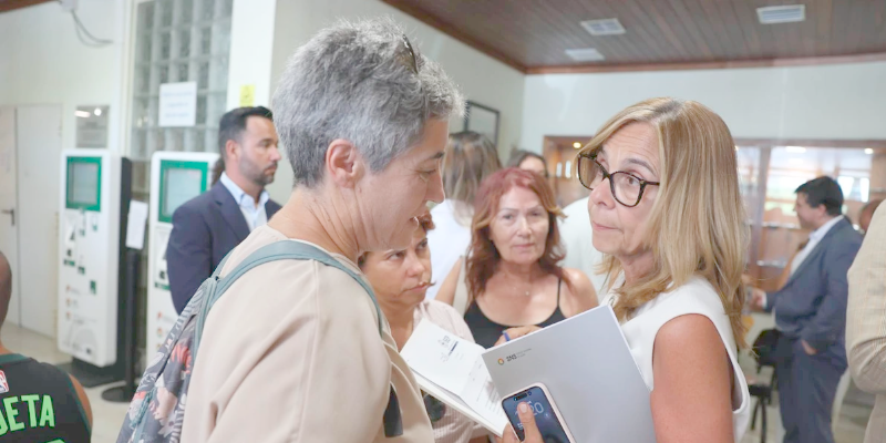 Forra, L. (2026). Ministra da Saúde, Ana Paula Martins, em deslocação ao Algarve [Fotografia]. LUSA / RTP Notícias.